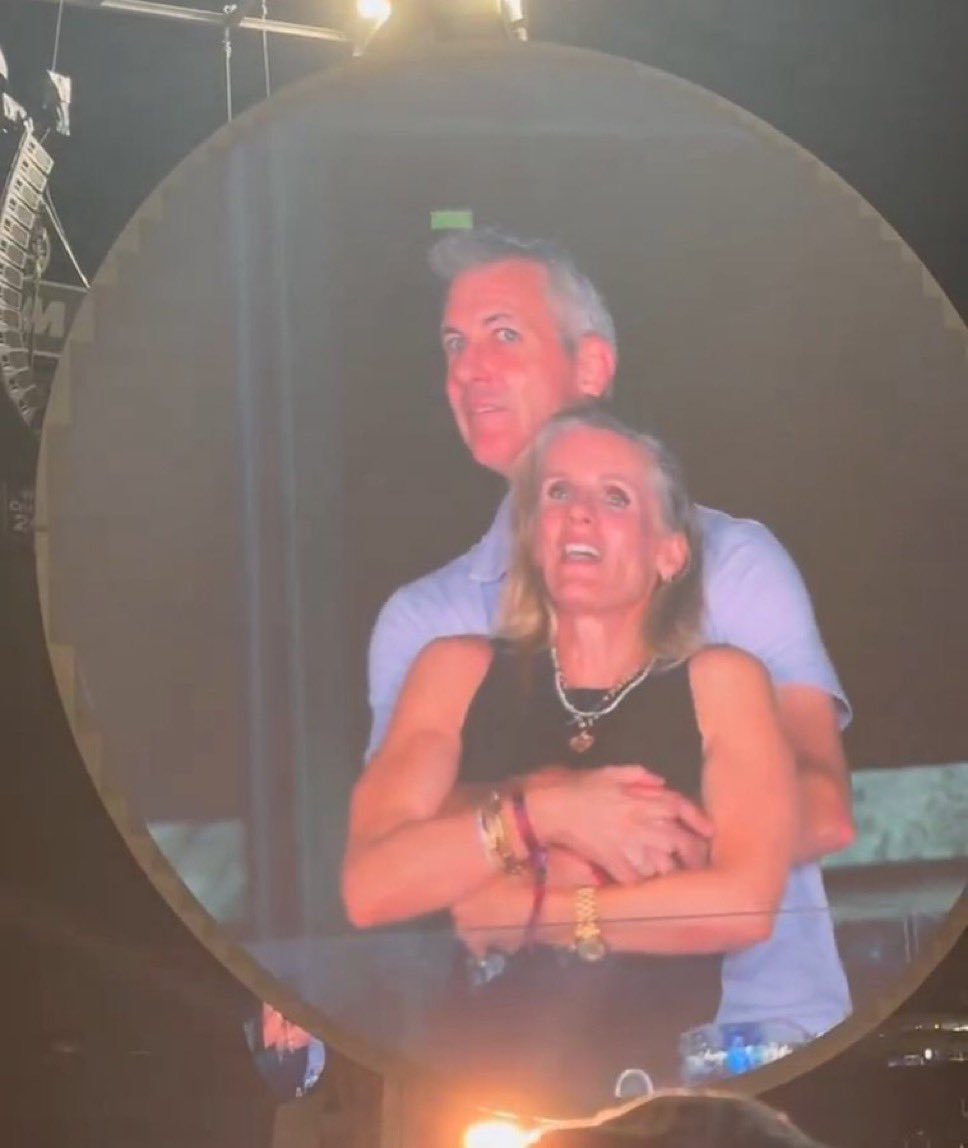 SexyyRed314_'s tweet image. When you get caught wit the ngga you told him not to worry bout 🤣🤣