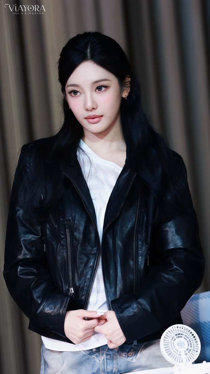 Viayora_N's tweet image. 250712 K4 Fansign
😎

#닝닝 #NINGNING  #宁艺卓 #에스파 #aespa #宁宁 #寧藝卓 #寧寧 #AESPA