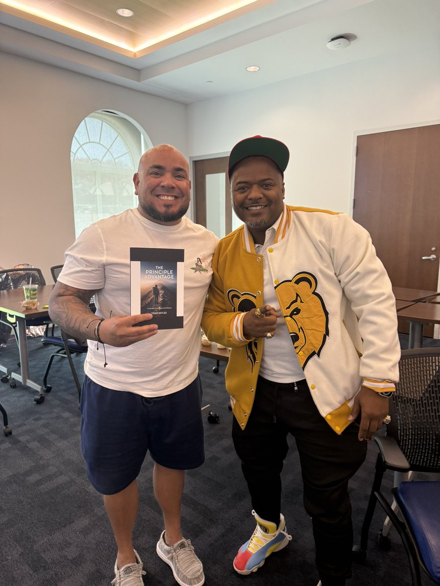 EarlyLearnWill's tweet image. Congrats to my brother from another mother @TenoMyles that just had his first book published. Best of luck my friend!
#ThePrincipleAdvantage
#AspiringLeadersProgram