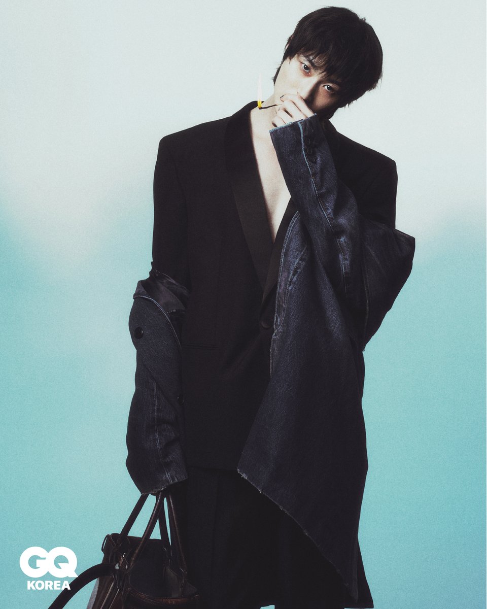 GQKOREA's tweet image. ๐๐ ๐๐๐๐๐ผ ๐ผ๐๐๐๐๐ ๐๐๐๐๐ ๐๐๐๐ ๐ฝ๐๐๐๐ ๐๐๐ ๐๐๐๐
์์ด ๋๊ฐ๊น ๊ฝ ๋์ด์์ ๋ณ์ฐ์์ ์ด๋ค ์ญํ ๋ค์.
#BYEONWOOSEOK #PRADA #PRADAFW25 #๋ณ์ฐ์ #ํ๋ผ๋ค
๐ gqkorea.co.kr/?ddw=147281