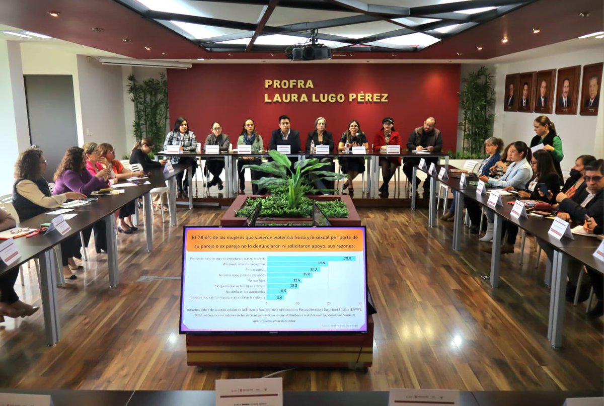 SEPHidalgo's tweet image. El día de hoy, llevamos a cabo la segunda reunión de trabajo de la Red Educatuva de Enlaces de Género, un espacio fundamental para consolidar esfuerzos y fortalecer nuestras estrategias en la promoción de la igualdad. Durante la sesión, se realizó una detallada exposición del…