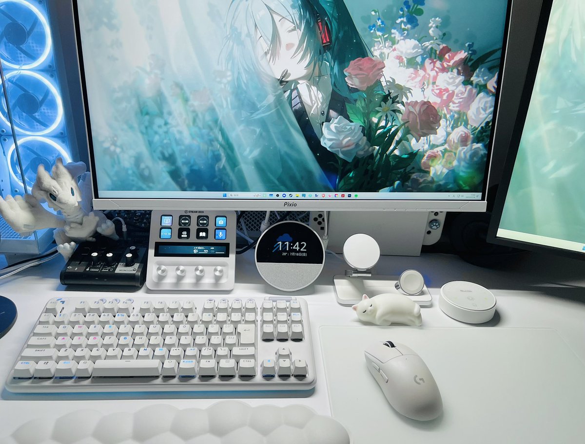 kamineko000's tweet image. 🎧🫧🤍🪽𓂃🫧
 #desksetup  #pixio #白PC  #kawaiisetup
  #Logicool    #streamdeck   #NZXT