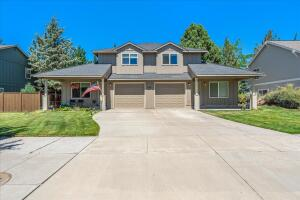 Bendbroker's tweet photo. $715,000. Investment Opportunity to Own a Duplex in Bend. This well-maintained duplex offers an excellent chance to own a reliable income-producing property. Both units have a strong rental history, with a monthly rent of $1,795. Call Robert Smith 541four_two03287 https://t.co/ldFUnSqJZ5