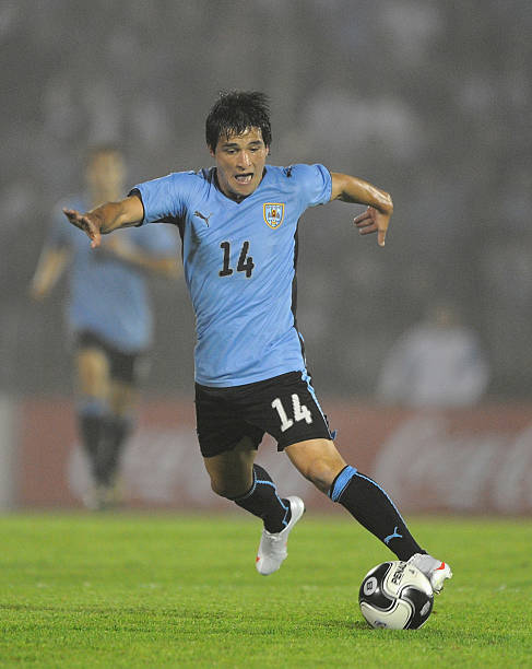 En Noviembre de 2009 se jugaba el repechaje con Costa Rica y debutaba Lodeiro en la seleccion mayor... una hermosa camiseta se suma a la colección 🙌🏽🙌🏽🙌🏽