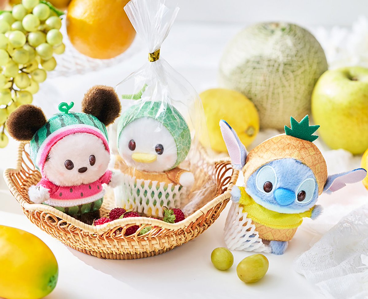 Disneystorejp's tweet image. 🍉🍍🍈
夏の果物をイメージした
#うるぽちゃちゃん が登場✨
🍈🍍🍉
かわいいフルーツにつつまれたキャラクターたちに、思わず見とれてしまいそう💕
本物の果実のように
ネットで守られているのもポイント💡
#ディズニーストア.jp&店舗で7月22日より発売
▶️store.disney.co.jp/special/urupoc…