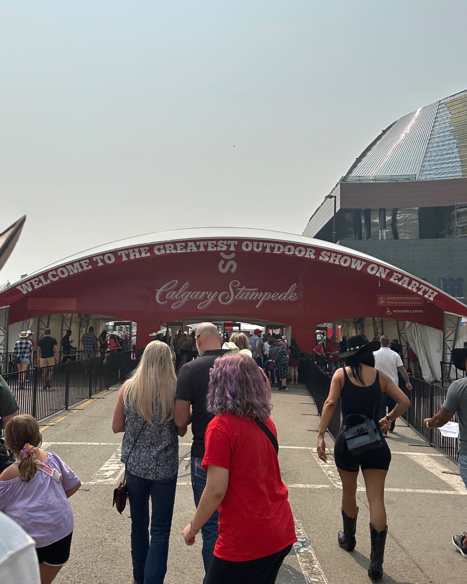🎨🤠 VCAD at the Calgary Stampede!

We had an incredible time connecting with future students, industry professionals, and local artists at our booth this year. Being part of a community where creativity and culture come together is always exciting.

Happy Stampede, Calgary!