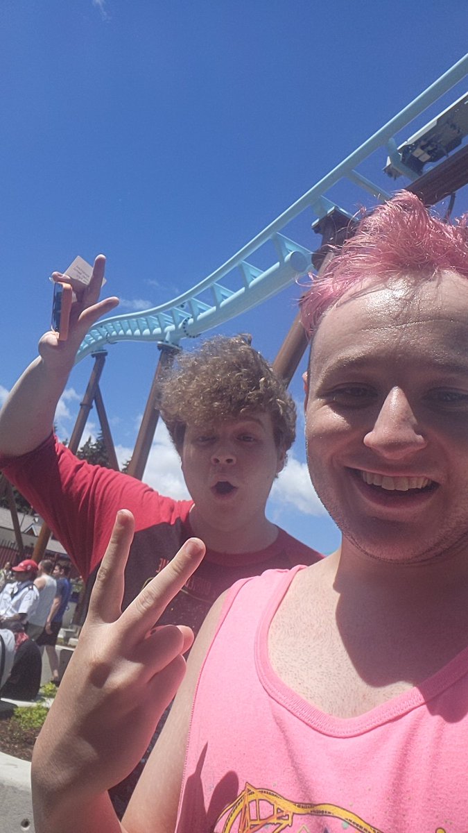 leanie_dragon's tweet photo. 3 FRONT ROW RIDES ON ALPENFURY TODAY

WHAT A SLAM DUNK. ABSOLUTELY INSANE. 💙🧡💙🧡💙🧡 https://t.co/qdOqTD6pI9