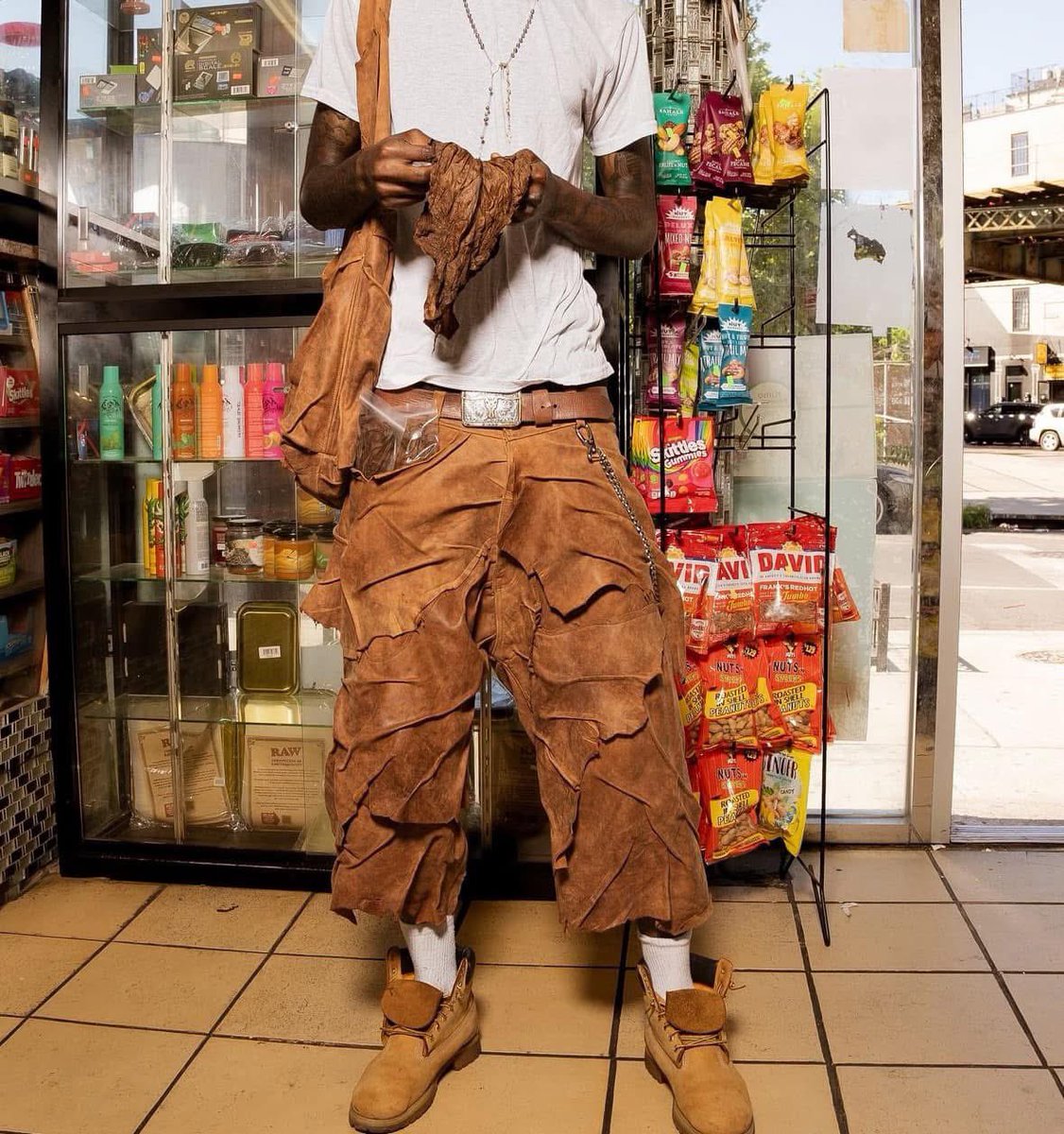 I’ll never forgive yall for the fronto pants