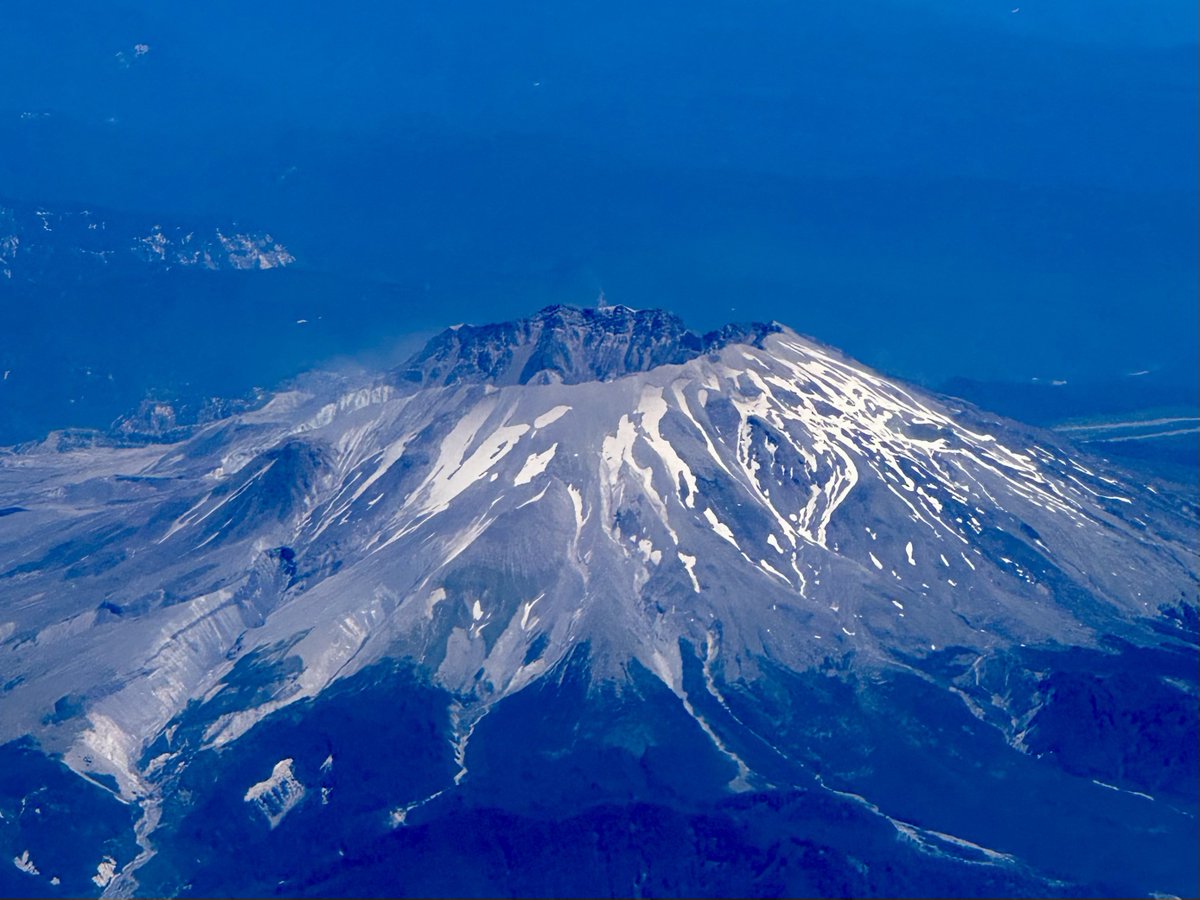 PaulMarcoe's tweet image. Okay grumpy. Here is your solo shot! Don’t go getting angry! @MtStHelensWA