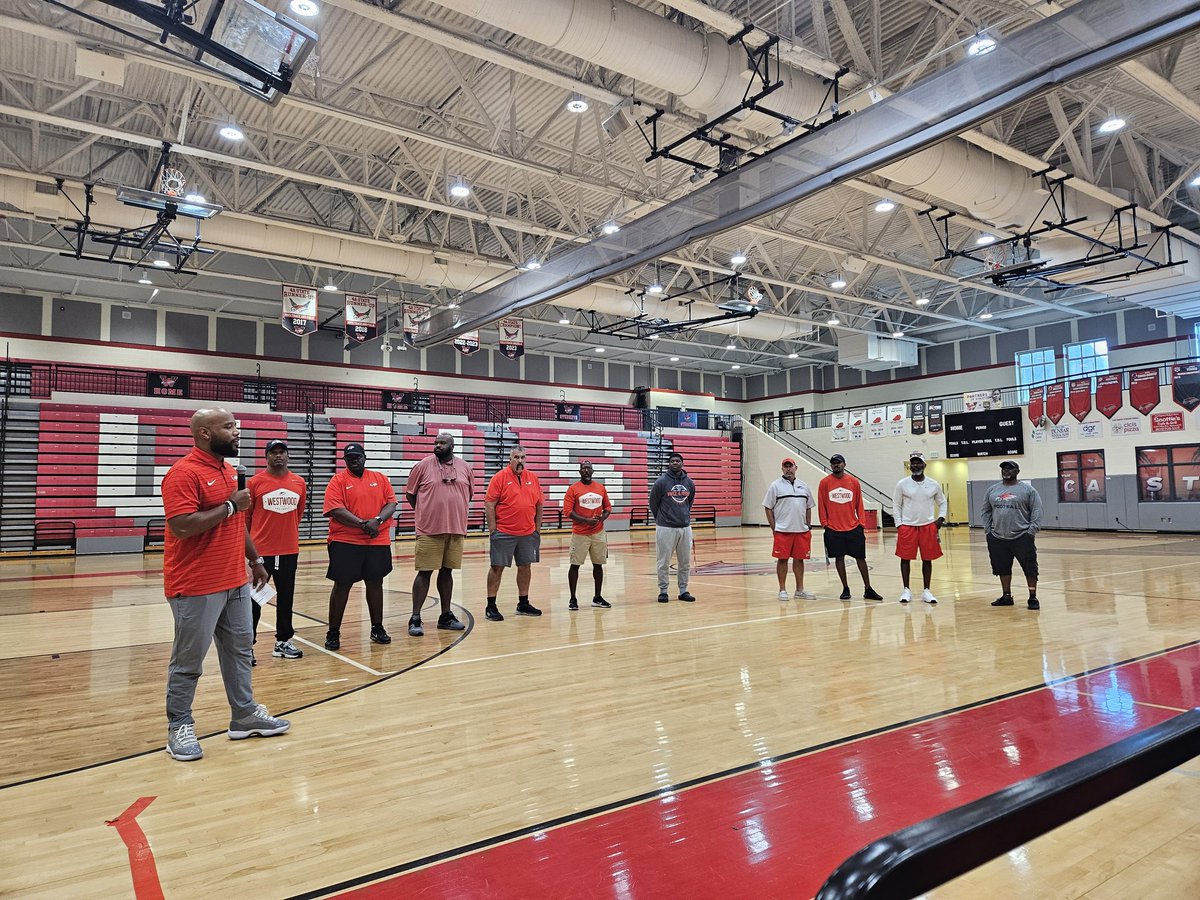 mrskjeter's tweet image. Currently underway... @WestwoodFB Parent University! High expectations and clear procedures & polices will pay dividends.
"Are you READY for some football?" 🏈🏈. We are excited to support our student athletes! #Excellence #Elite #Empowered #Hunt @RichlandTwo @Coach_Burris