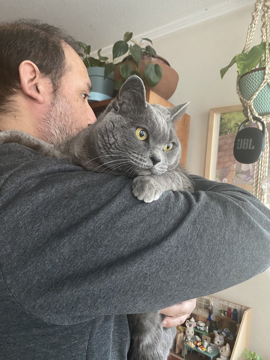 galvez_matilde's tweet photo. @Takomi22 Her name is Mika https://t.co/qziFfwhJFO