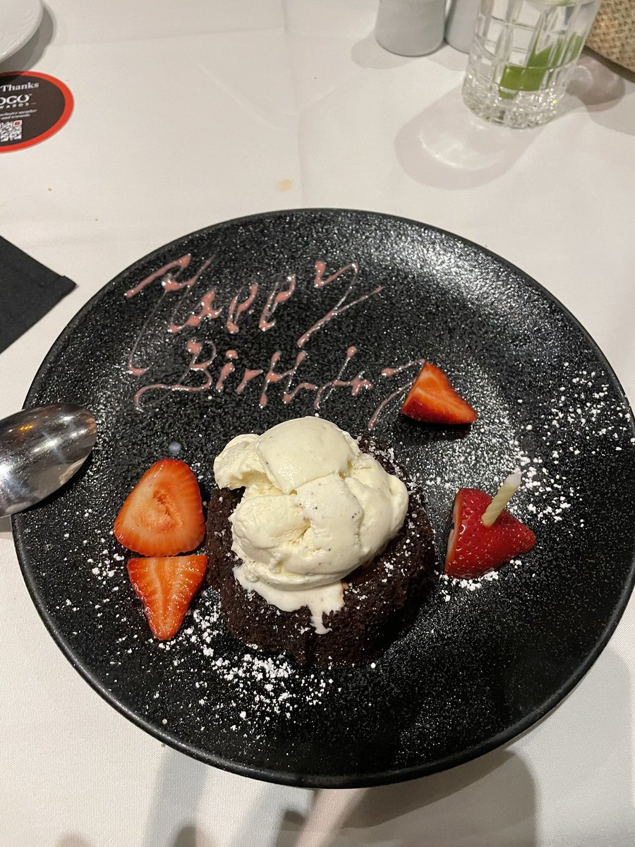 MissBrazilTVx's tweet photo. lied &amp; said it was my birthday because why not 😂🤷🏽‍♀️ https://t.co/RitS2n7YOV