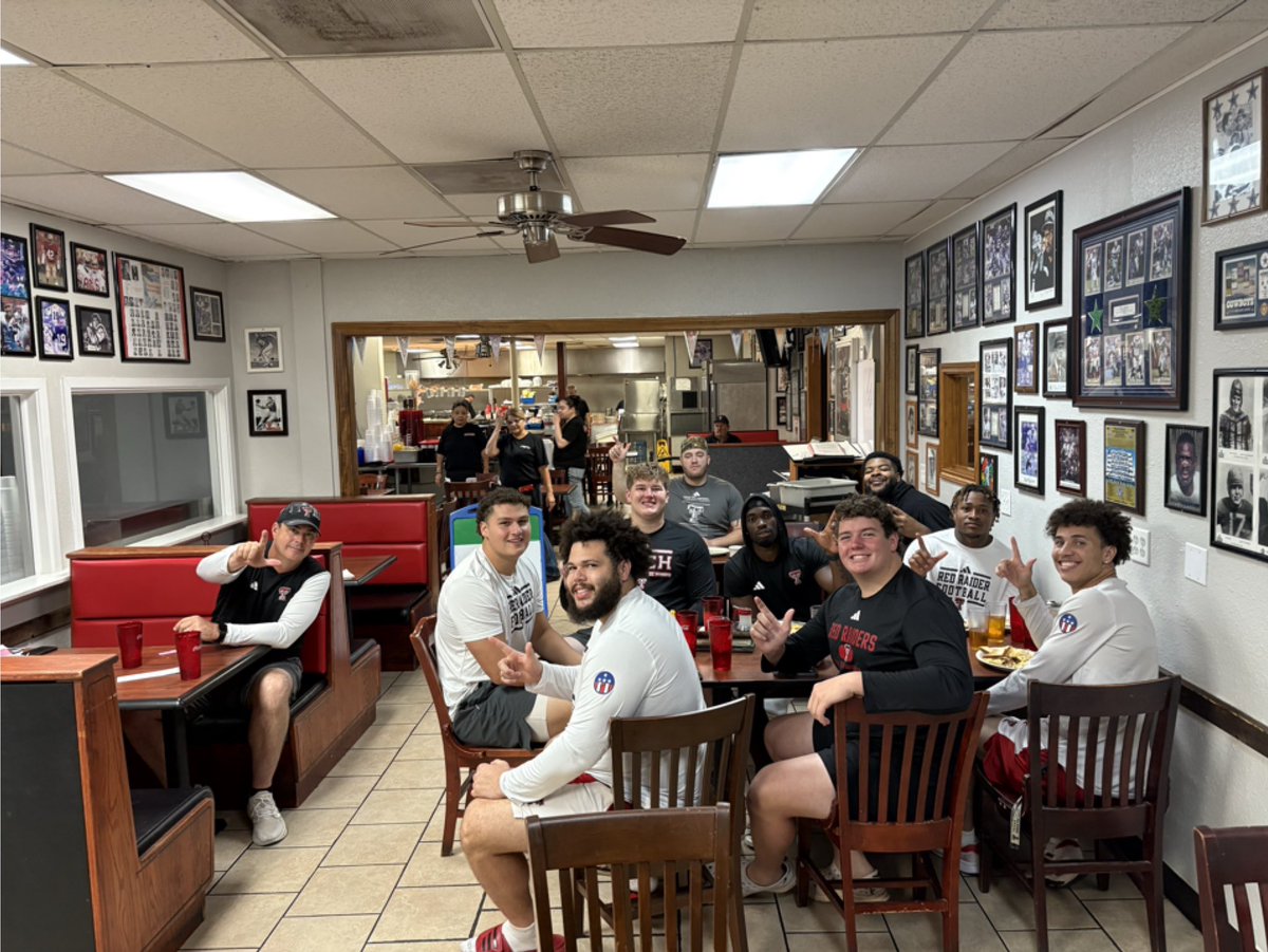 GentryHicks's tweet photo. Fueling the team one local breakfast at a time. 🥞 Huge thank you to the local Lubbock restaurants that welcomed our players each week this summer. Grateful for good food and even better company! https://t.co/1IxA6RJ8Hq