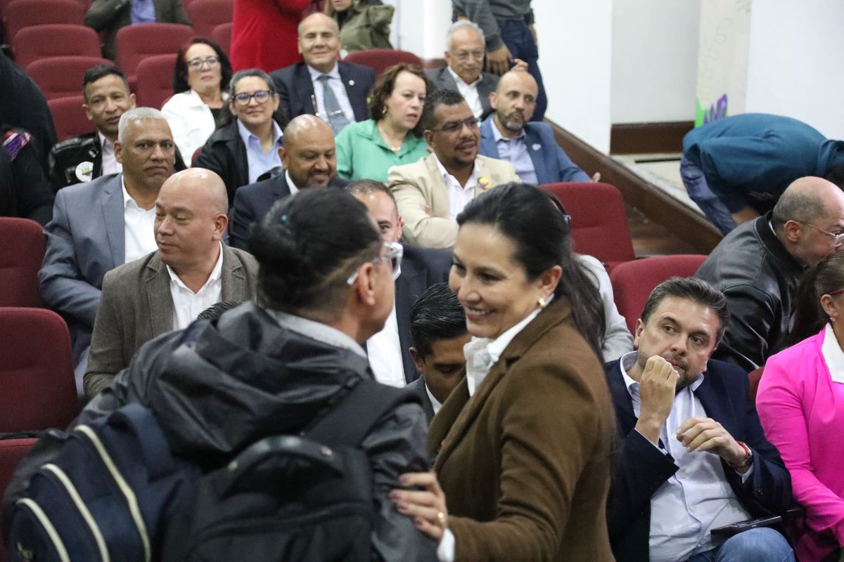 Este acuerdo sectorial recoge propuestas del pliego unificado de los sindicatos: PROPAIS, MEMORIA VIVA, SINTRASEPAZ, FECOTRASERVIPÚBLICOS, SINTRASECOL, ASEP, FENASCOL y FEDEUSCTRAB, quienes participaron activamente en una negociación transparente y con enfoque de derechos.

Se