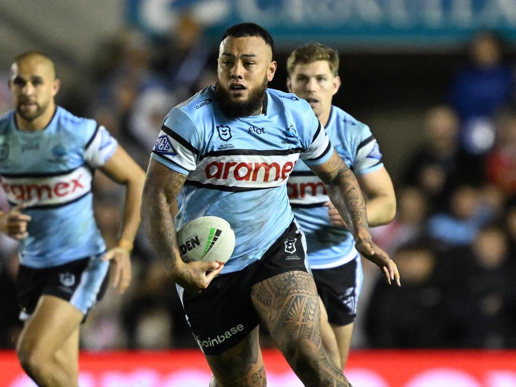 DaveRic1's tweet image. The making of a machine. Inside story of @cronullasharks prop Addin Fonua-Blake’s journey to 200-game club. 👇🏻👇🏻@telegraph_sport dailytelegraph.com.au/sport/nrl/the-…