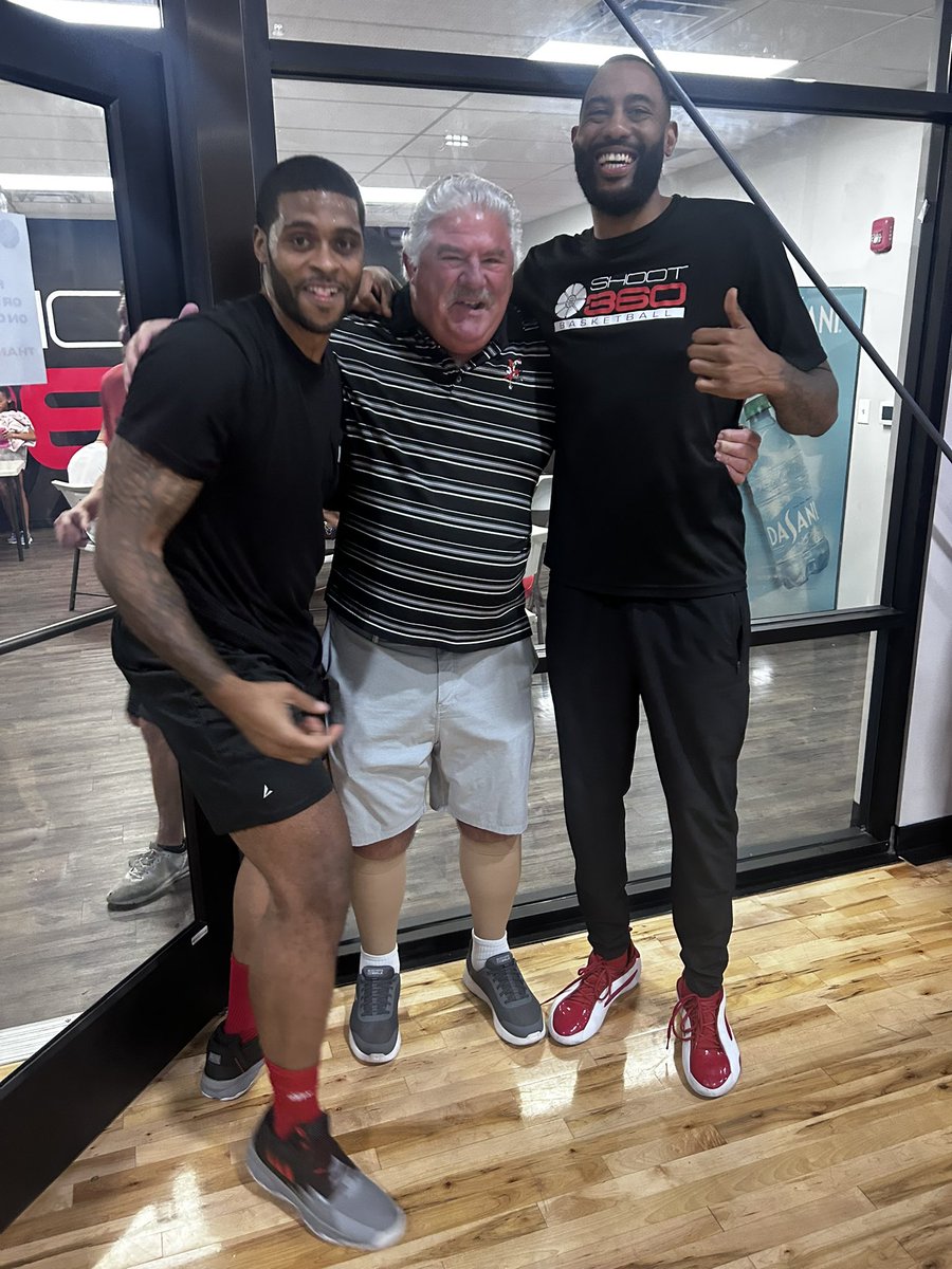 Moments like this make <a href="/thetournament/">TBT</a> even more special. Louisville first, Cardinals FOREVER. 

Tune in Saturday at 12:30 pm EST. for <a href="/TBT_Louisville/">The Ville - Louisville’s TBT Team</a>’s opening round matchup on FOX Sports!