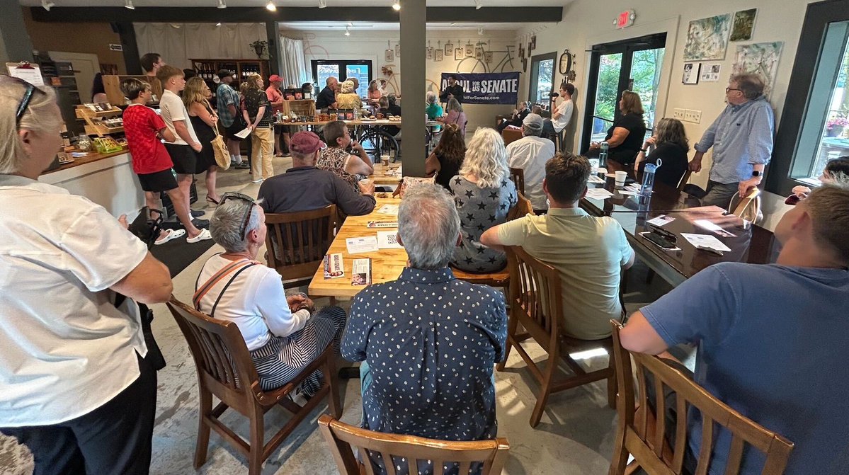 AbdulElSayed's tweet image. On our second big swing through West Michigan, we got to hear from folks in Holland, Grand Haven, Saugatuck, and Benton Harbor.
So grateful for all the Michiganders fired up to build an economy that works for all of us, not just the billionaires and corporate elites.