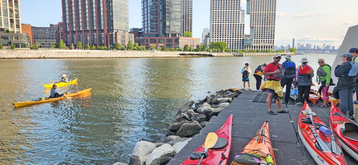 QueensChronicle's tweet image. Want to beat the heat on the water this summer? Queens offers plenty of opportunities for both new and seasoned boaters to pick up a paddle. bit.ly/3IyLoqg