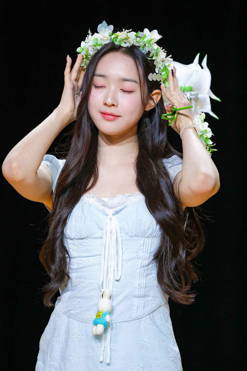 SSS 저장소 (@dgsbcolors) on Twitter photo 250629 위드뮤 팬사인회 02PICS04
#수민 #Soomin #S6 #tripleS #트리플에스 #ASSEMBLE25 #깨어 #Are_You_Alive <a href="/triplescosmos/">tripleS official</a> 250629 위드뮤 팬사인회 02PICS04
#수민 #Soomin #S6 #tripleS #트리플에스 #ASSEMBLE25 #깨어 #Are_You_Alive <a href="/triplescosmos/">tripleS official</a>