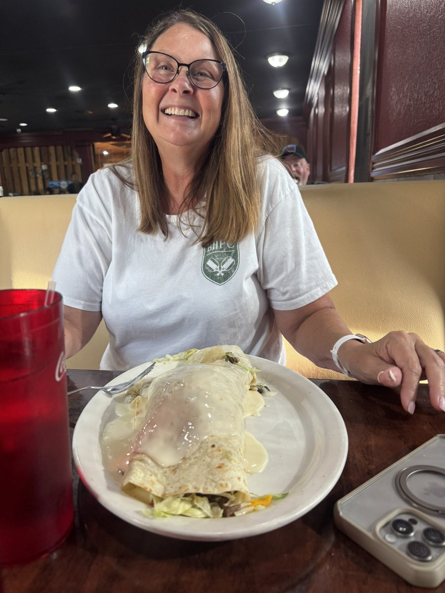 dbfarms2023's tweet image. I just told nanny I think I found your problem with the paddle board her center of gravity to low hahahaha she thought it was funny thank god