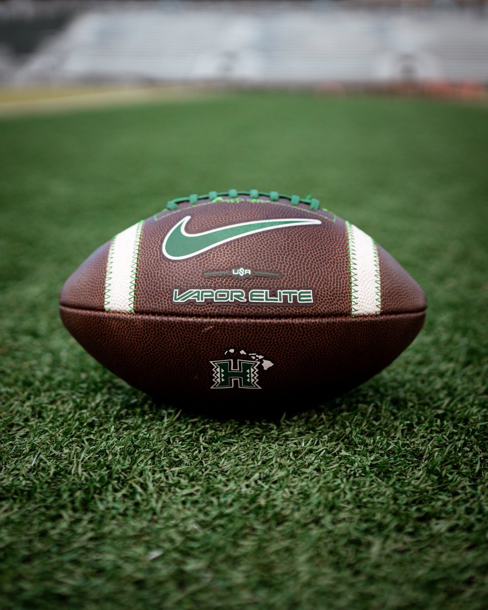 Get your season 🎟🎟 for 2025!  #GoBows #BRADDAHHOOD 🏈

➡️app.hawaiiathletics.com/FootballTickets