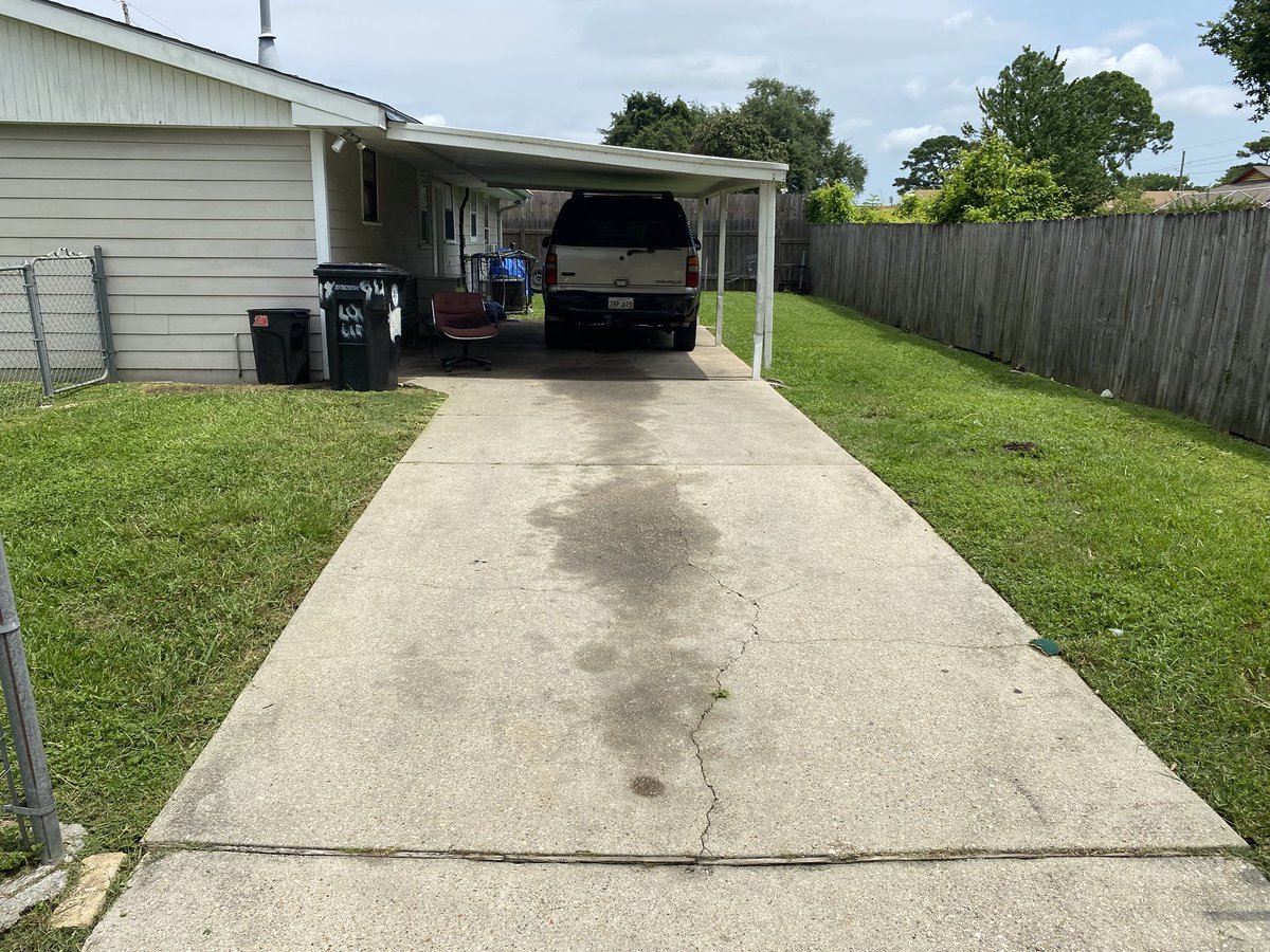 STANKKKKK's tweet photo. Book With Us 🍃🍂
#REPOST 
#lawncare 
#landscaping 
@Darryl’s LawnCare LLC https://t.co/bckyycAFe9