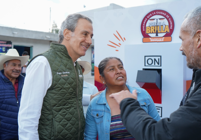 VirtualNotMX's tweet image. 🏡 CAPITAL |  Avanza modernización de alumbrado en juntas auxiliares con Puebla Brilla; más de 73 mil beneficiados dlvr.it/TLzNGc 🔗 #PueblaBrilla #Modernización #AlumbradoPúblico #TecnologíaLED #JuntasAuxiliares