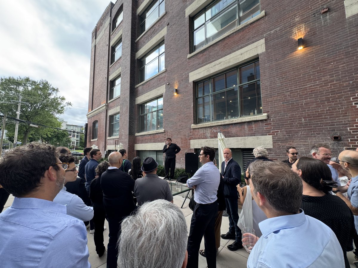 AlexanderGlista's tweet image. Welcome to Toronto @alliesmorrison and congrats on your office opening!