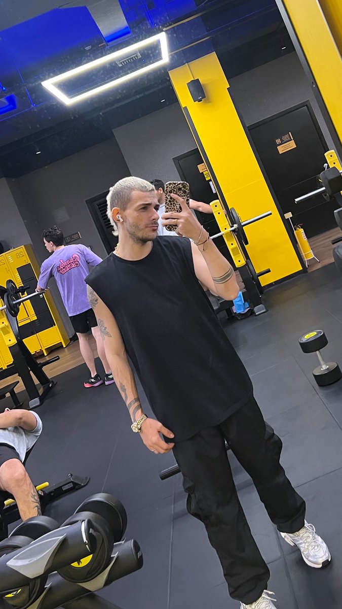 Day Readdy!💪🏼🫩

onlyfans.com/oscarcarmona