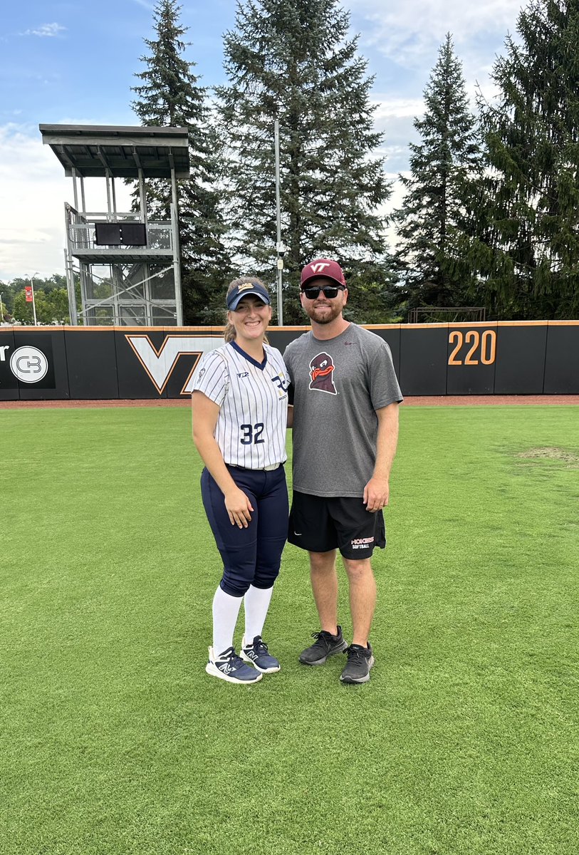 RBrick2027's tweet photo. Super grateful that I got the chance to work with the @HokiesSoftball coaching staff today! I had the best time learning more about your program. Looking forward to visiting Blacksburg again soon. Go Hokies! @VTechSBcoach @michaellew10 @jjpower19 https://t.co/sii11vsJvo