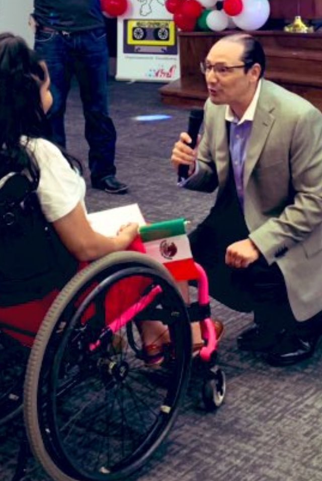 Recientemente me dijo una joven muy orgullosa que ella en el corazón siempre fue mexicana por mamá y papá, pero a partir de tener acta de nacimiento y pasaporte 🇲🇽 era una “mexicana profesional”, me llenó el corazón 💚🤍❤️. La Doble Nacionalidad tiene muchas, muchísimas ventajas.