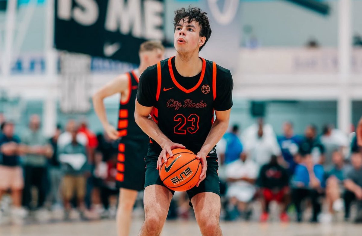 dstrktdigital's tweet image. One of the biggest stock risers on the @NikeEYB circuit this season has been 4 ⭐️ Lucas Morillo
The @TheCityRocks Wing has watched his recruitment blow up after being ranked 2nd in the entire EYBL in Double-Doubles
Read the full breakdown on Morillo ⬇️
dstrktdigital.com/circuit-inside…