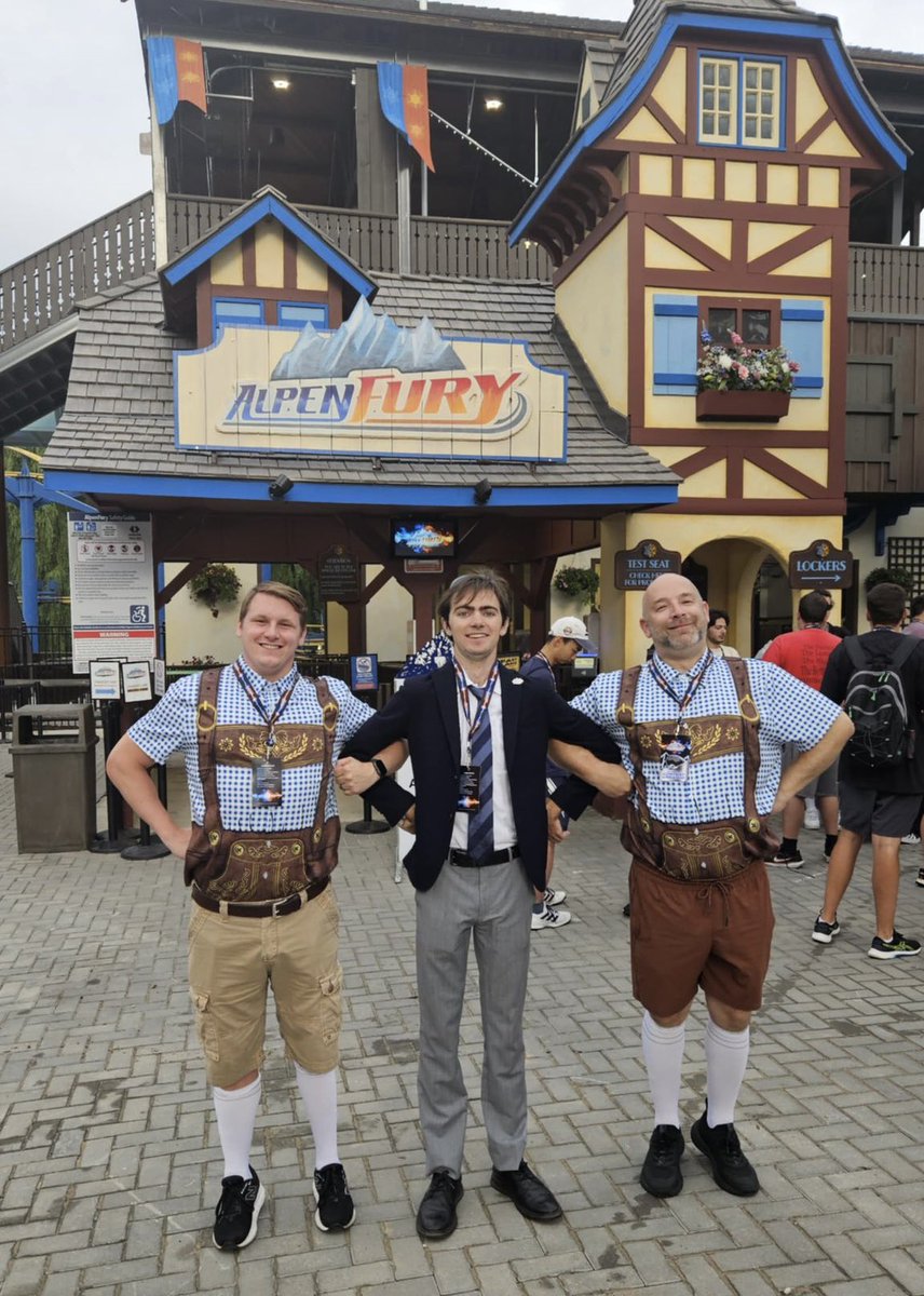 KSlideStudios's tweet image. 🥨 Hanging with the Dutchmen @AdvParker and @lumistcanada, dressed up for charity.
I’ve also concluded recently that Parker is the Canadian version of the great @jmikewm :))