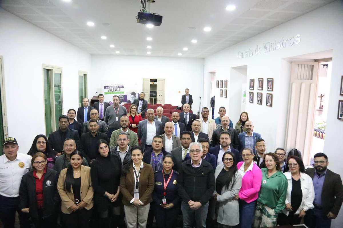 MinInterior Colombia (@mininterior) on Twitter photo 📍 Bogotá | El <a href="/MinInterior/">MinInterior Colombia</a> firmó un nuevo Acuerdo Colectivo de Trabajo 2025–2027 con los sindicatos SINEMPRAE y SINDEMINT, que representan a los empleados públicos de la entidad.
Este acuerdo se da en el marco de la negociación colectiva regulada por el Decreto 243 de 2024. 📍 Bogotá | El <a href="/MinInterior/">MinInterior Colombia</a> firmó un nuevo Acuerdo Colectivo de Trabajo 2025–2027 con los sindicatos SINEMPRAE y SINDEMINT, que representan a los empleados públicos de la entidad.
Este acuerdo se da en el marco de la negociación colectiva regulada por el Decreto 243 de 2024.