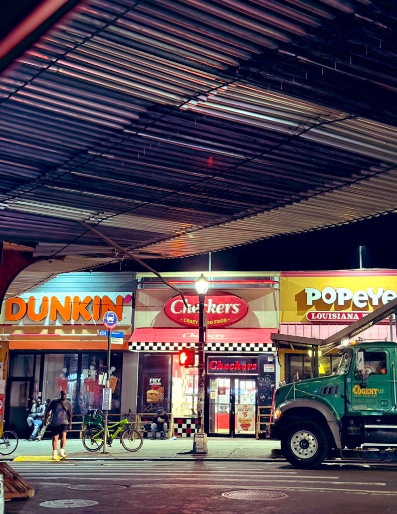 drewscotty's tweet image. Had to take this picture for my own very two eyes while in New York. It really does exist! The Mecca of Big Backs. 😂