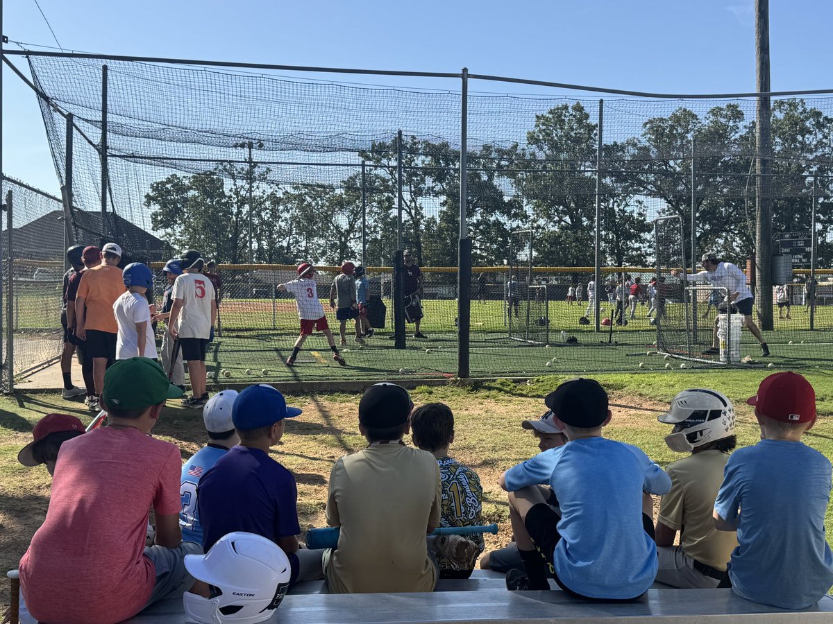LRBaseballCamp's tweet image. Another great kids camp is in the books!
Thank you to the NLR Lakewood POA for hosting us!
We appreciate @HilandDairy & @ChickFil NLR for sponsoring our camp!