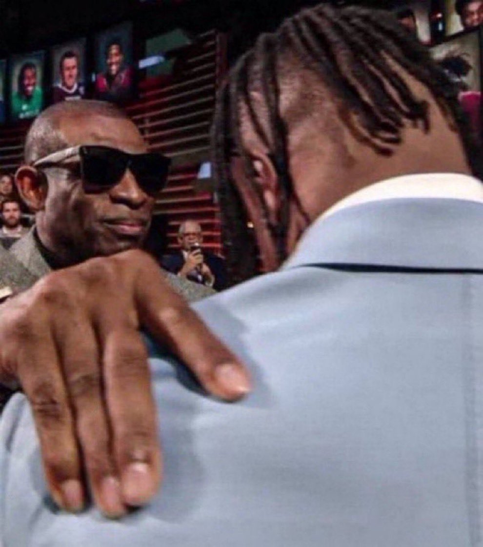 silenthooper's tweet image. 