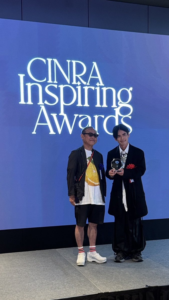 dotjvkn's tweet image. CINRA Inspiring Awards授賞式。他分野で活躍する作家陣ともお会いし、作ることへの愛や苦しみ、熱をみた。小さな主語しか使えない私ですが、貫く勇気をいただいた蜃気楼のような夜。審査員の遠山正道さん、関係者の皆さまに深く感謝いたします。
#cinra_inspiring_awards_2025
