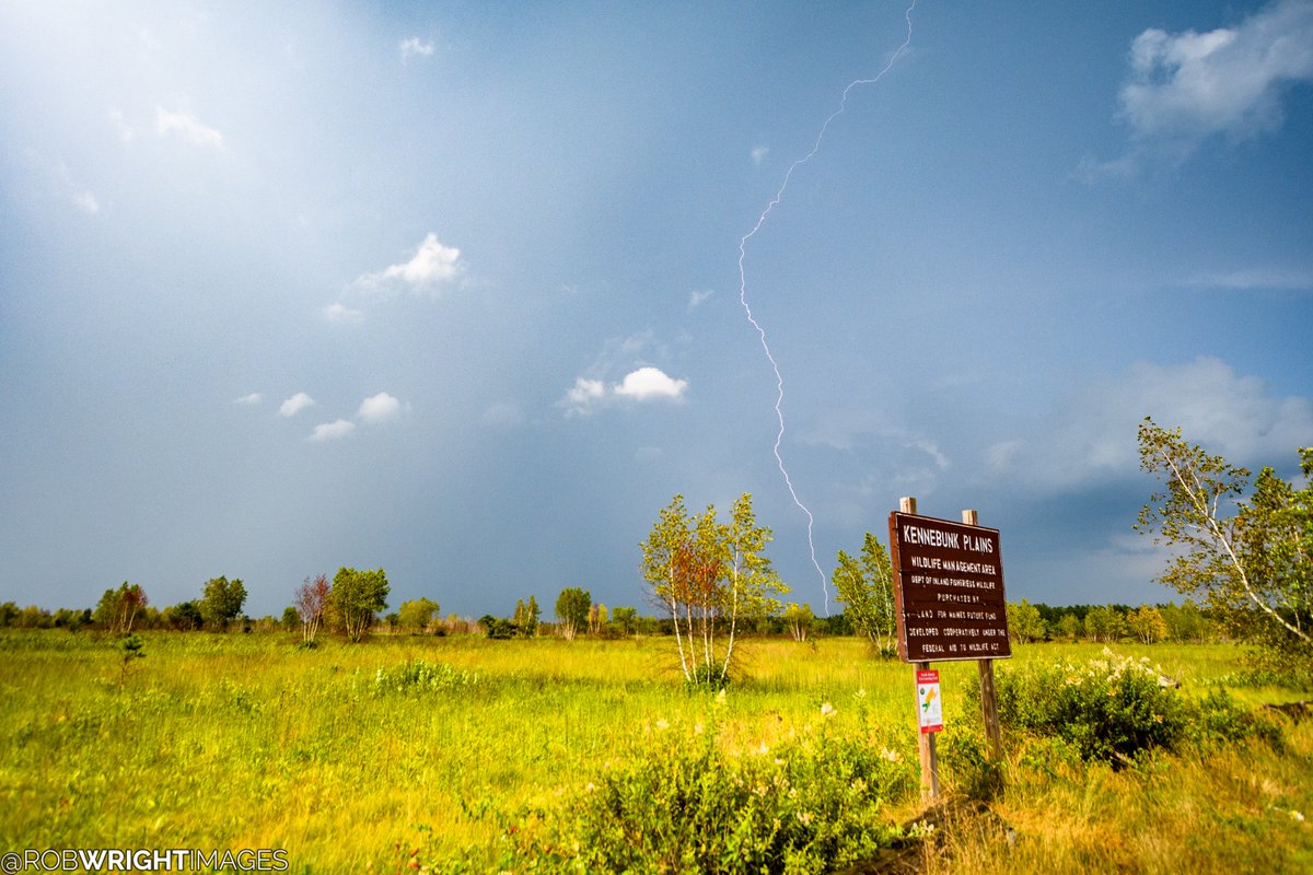 RobWrightImages's tweet image. More lightning shots this afternoon at Kennebunk Plains.
--
July 17, 2025
Kennebunk, Maine