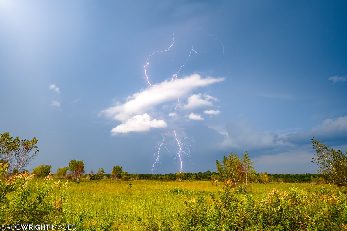 RobWrightImages's tweet image. More lightning shots this afternoon at Kennebunk Plains.
--
July 17, 2025
Kennebunk, Maine