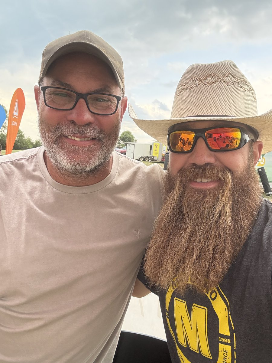 QuickDickMcDick's tweet image. Well would ya look who I ran into for a sasporilla - @ChrisBarber1975