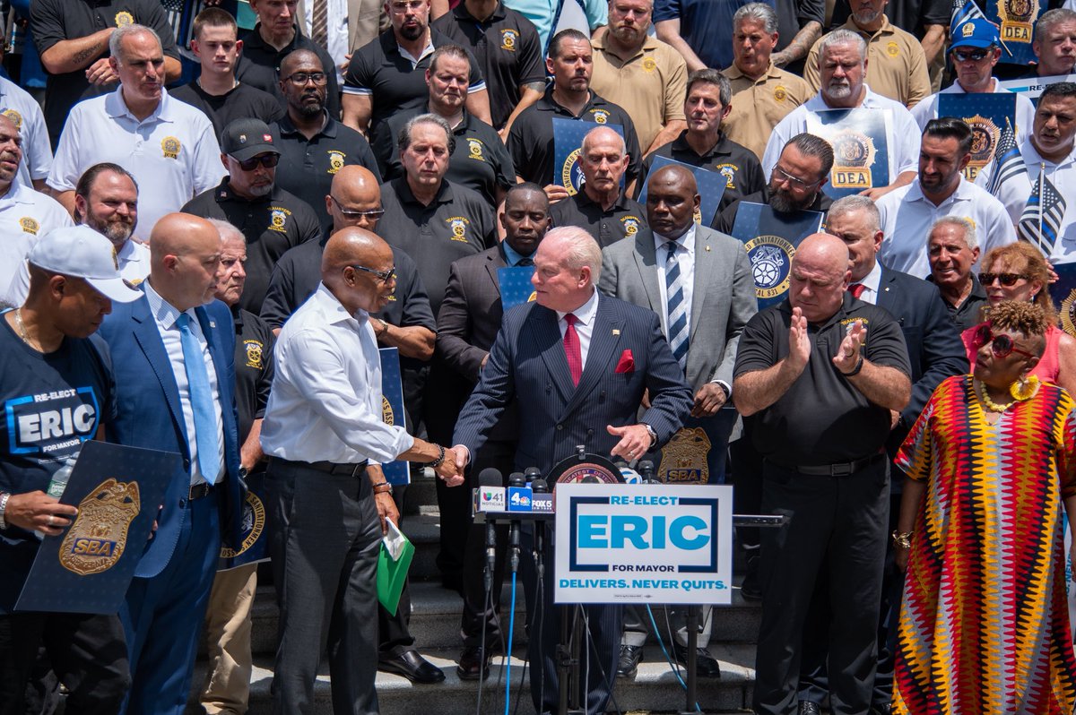 NYCPDDEA's tweet image. DEA Endorses Mayor Eric Adams for Re‑election
Today, the Detectives’ Endowment Association, alongside the 12 other unions that make up the Uniformed Coalition, endorsed Mayor Eric Adams in his run for a second term.
Mayor Adams has been unwavering in his support for law…