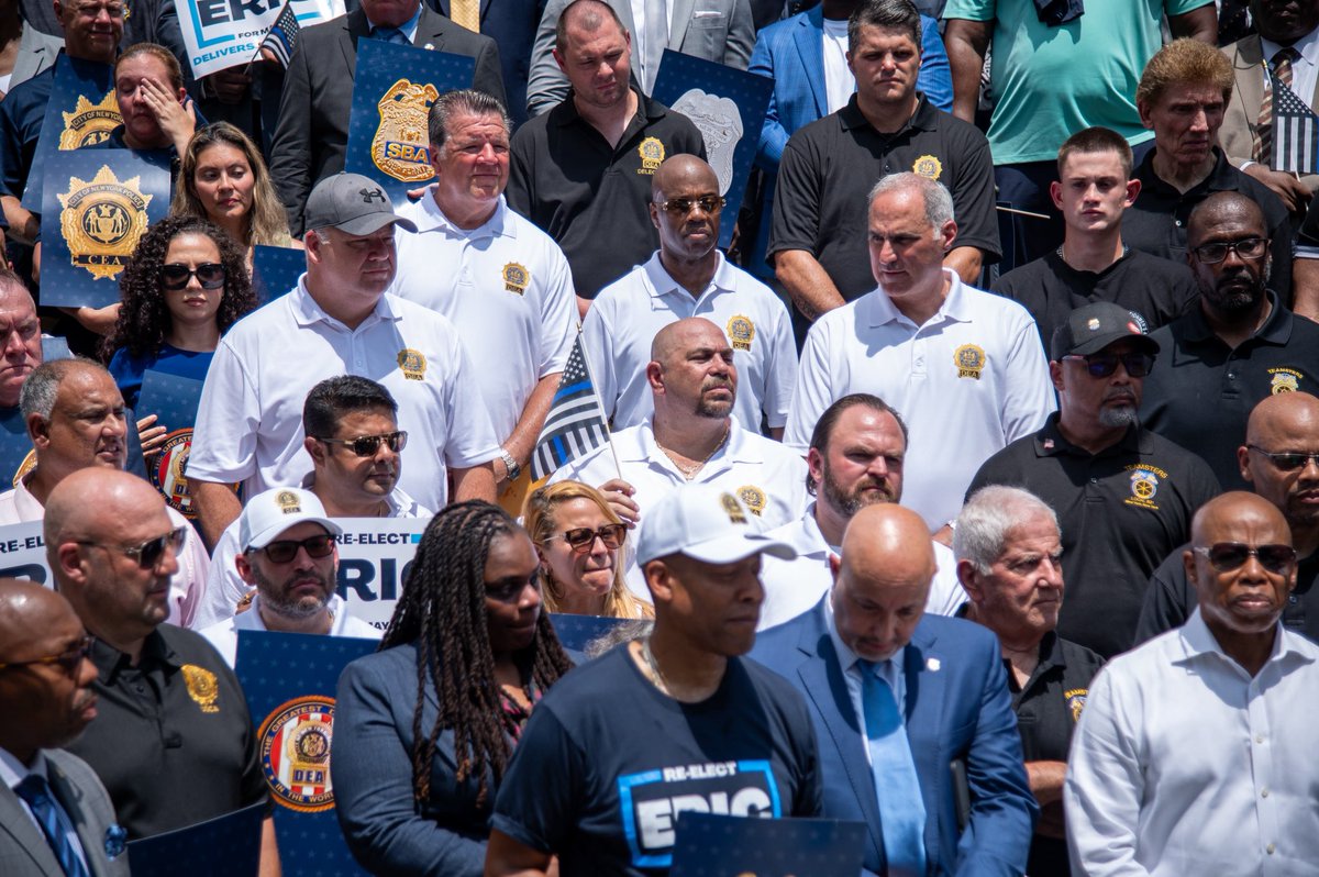 NYCPDDEA's tweet image. DEA Endorses Mayor Eric Adams for Re‑election
Today, the Detectives’ Endowment Association, alongside the 12 other unions that make up the Uniformed Coalition, endorsed Mayor Eric Adams in his run for a second term.
Mayor Adams has been unwavering in his support for law…