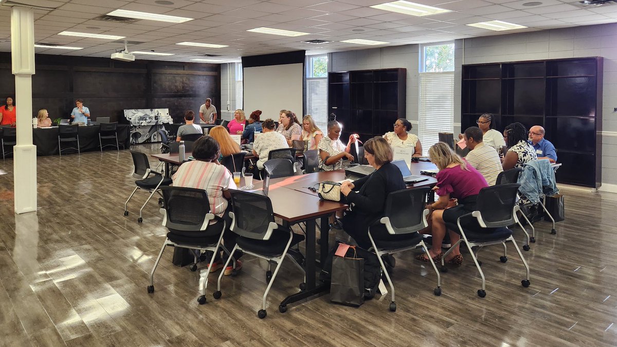 peachschools's tweet image. Today, we had the pleasure of welcoming our new teachers and staff to Peach County Schools! It was a fantastic day filled with energy, excitement, and the beginning of a great school year!
#PeachIsASweetPlaceToBe