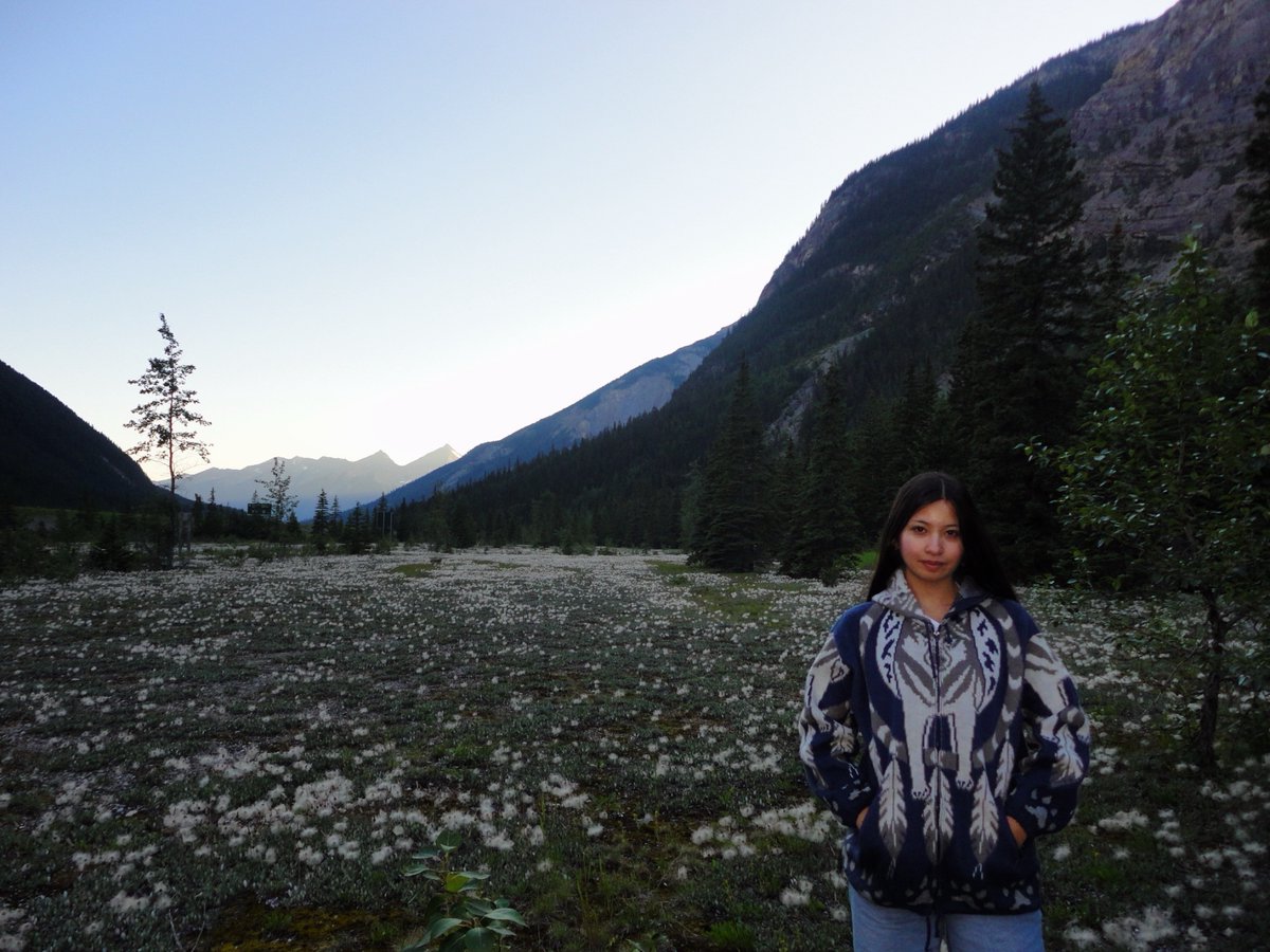 cytochr0m3's tweet image. Hello would any sexy canadians like to marry me i have some small skill in foraging and orienteering, don’t complain on strenuous hikes, will knit you beanies