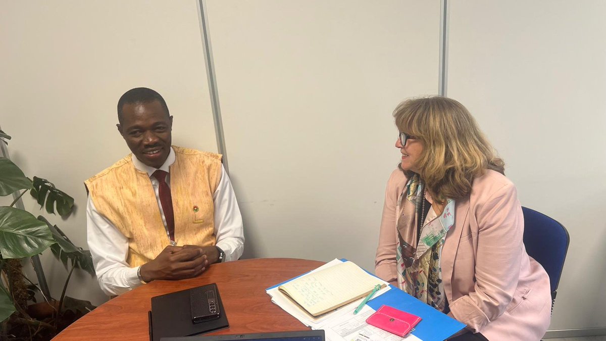 SchomakerAstrid's tweet image. At #AMCEN20 I conferred with H.E. Roger Baro, Minister of Environment, Water and Sanitation of Burkina Faso. We discussed opportunities to accelerate the implementation of the country’s revised Biodiversity Strategy & Action Plan #NBSAP and preparations for @UNBiodiversity COP 17