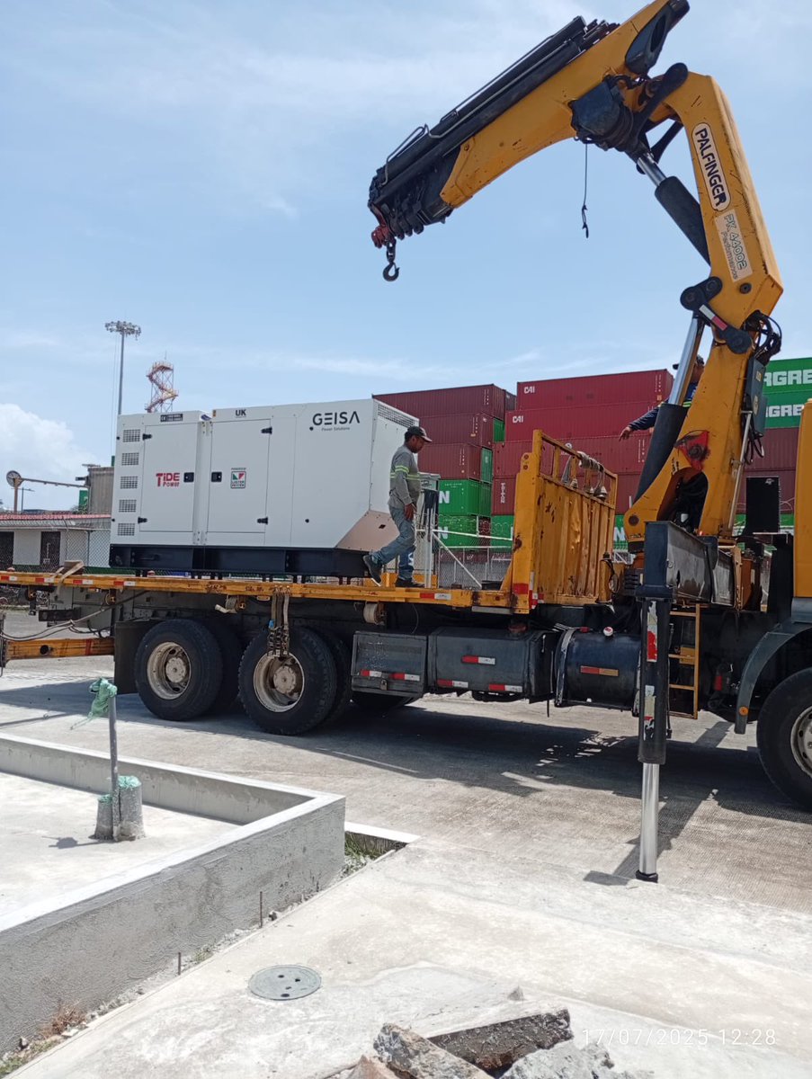 Hidropower507's tweet photo. Llegó el generador!!! #tidepower
#HidroPower
“Somos parte de su equipo”
#generador #generadordeemergencia #bombasdeagua #emergencia #siguemeytesigo #Followforfollow #fantasticfour https://t.co/zRCifQWudY