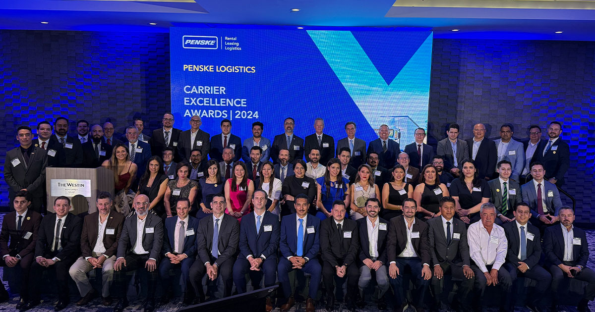 Transportistas son galardonados por <a href="/PenskeLogistics/">Penske Logistics</a>  México
🔗tinyurl.com/ydvcs4d6
#MagazzineDelTransporte