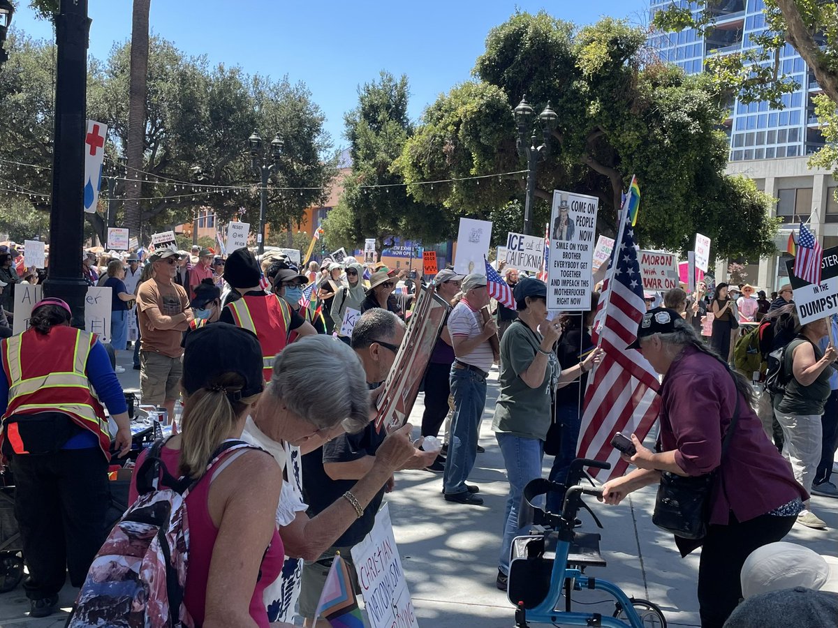 SenDaveCortese's tweet image. #PowertothePeople Today @Indivisible_SJ - a nationwide grassroots organization focused on defending democracy and promoting progressive values - sponsored the “Good Trouble Lives On” protest and march at Plaza De Cesar Chavez in San Jose! It was a national day of nonviolent…