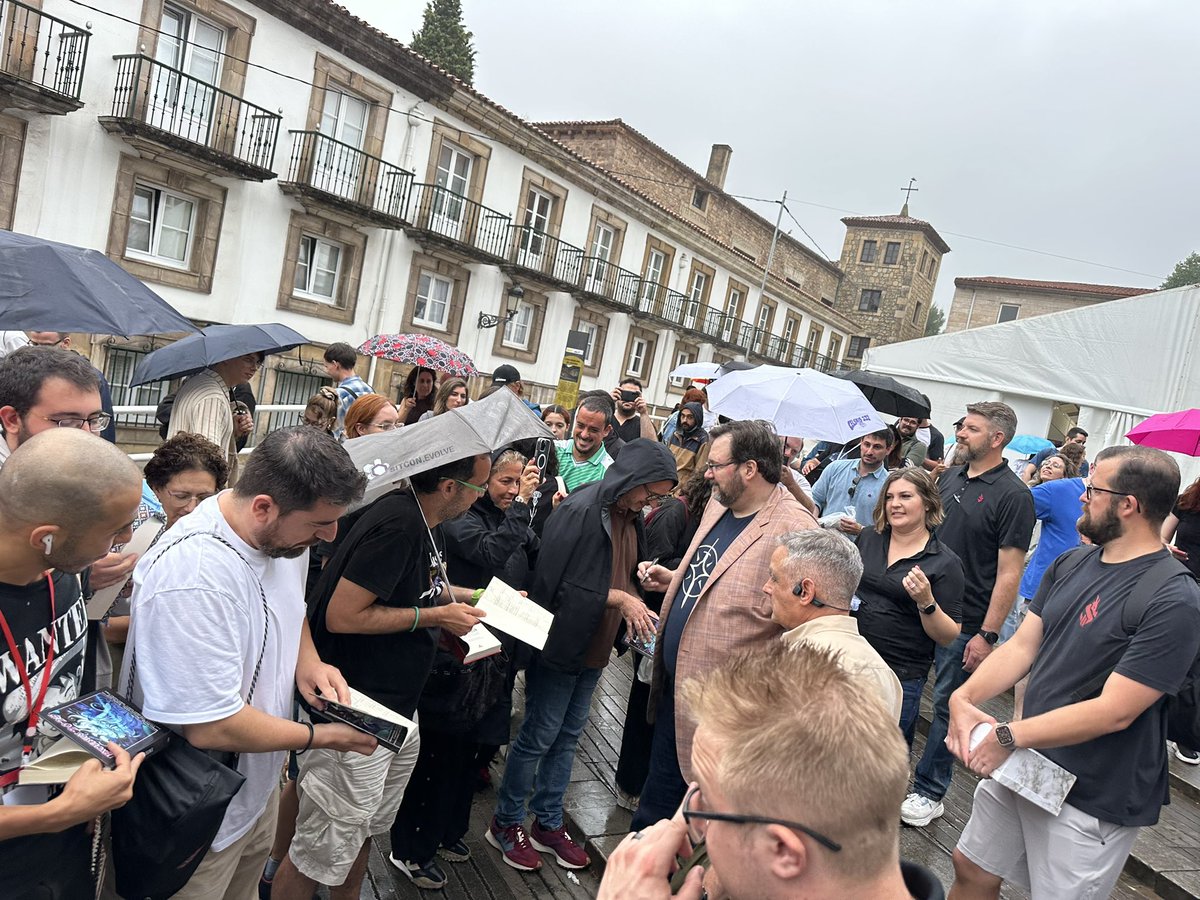 Menuda monstruosidad, a pesar de la lluvia y del cambio de planes, la firma monstruo del Excelsius en el #celsius2025